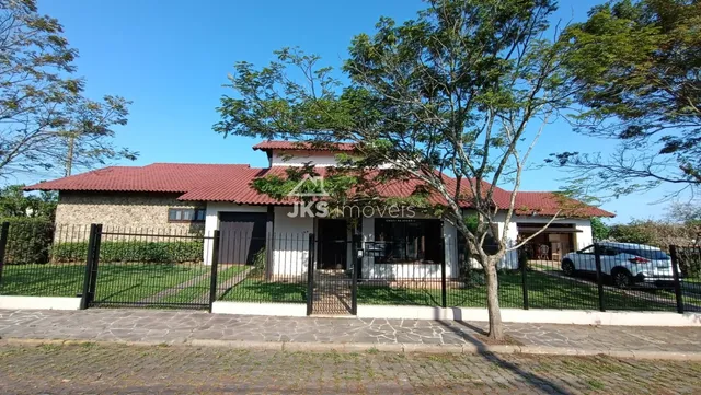 Casa com 4 dormitórios