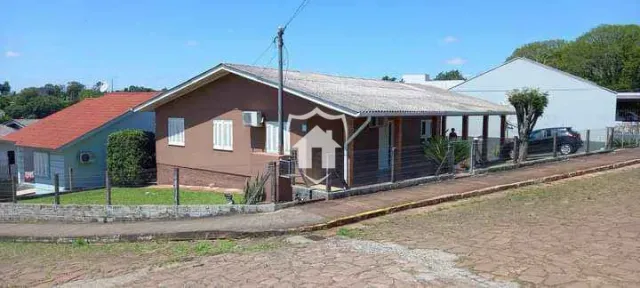 Casa com 4 dormitórios