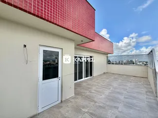 Fachada de um imóvel em Lajeado, Brasil, mostrando a área externa e o terraço.