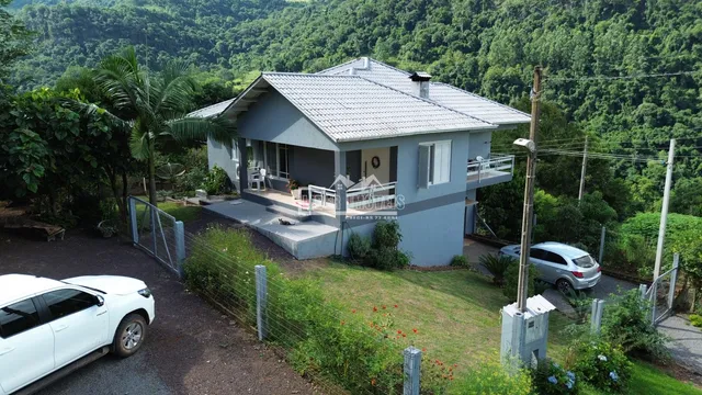 Área rural com 3 dormitórios