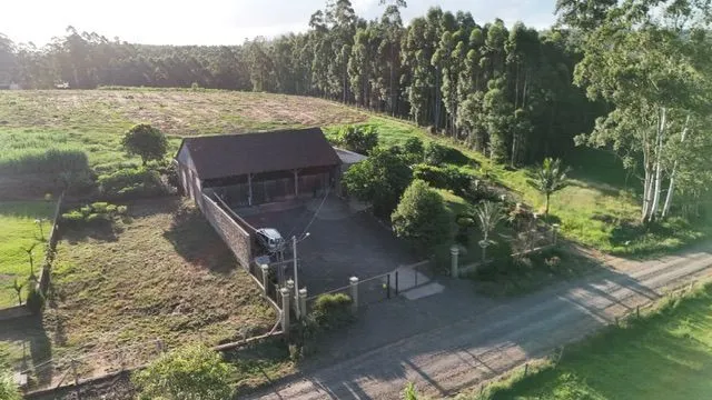 Área rural com 3 dormitórios