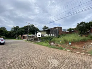 Fachada de uma residência em Lajeado, Brasil, vista da rua.
