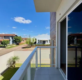 Vista da fachada de uma residência em Lajeado com grade de segurança.