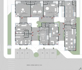 Planta baixa de um imóvel em Lajeado, Brasil mostrando o layout de várias lojas.