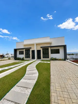 Casa geminada com 2 dormitórios, foto 1