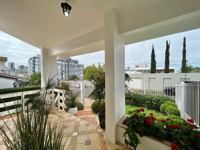 Casa com 6 dormitórios, foto 2