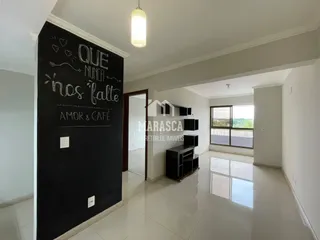Sala de estar de uma propriedade em Lajeado, Brasil, com decoração de quadro negro.