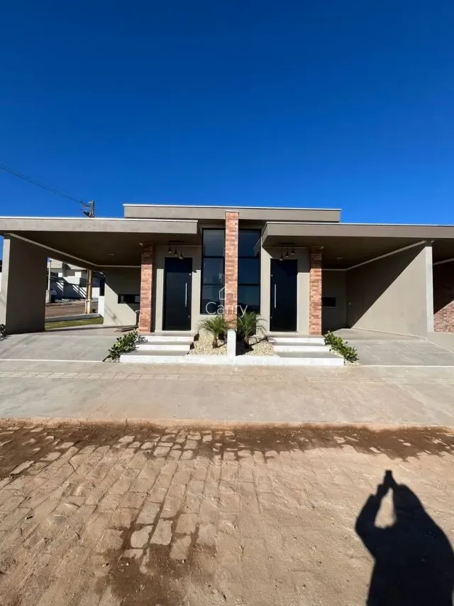 Casa geminada com 2 dormitórios