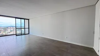 Apartamento com 3 dormitórios, foto 2