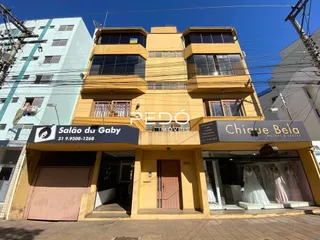 Fachada de um prédio comercial em Lajeado, Brasil.