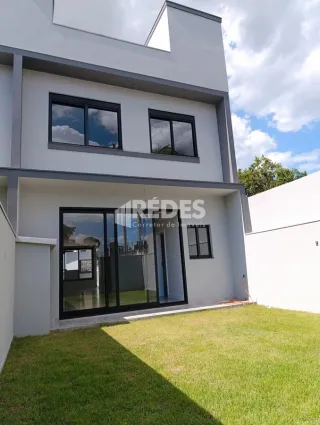 Fachada moderna de uma residência em Lajeado, Brasil.