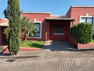 Casa com 2 dormitórios, foto 1