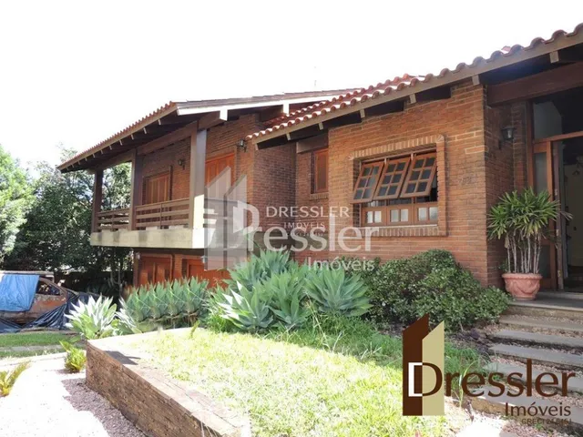 Casa com 3 dormitórios