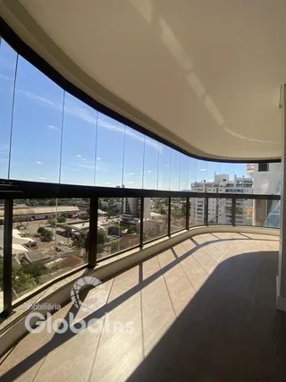 Vista da fachada e interior de um imóvel em Lajeado, Brasil.