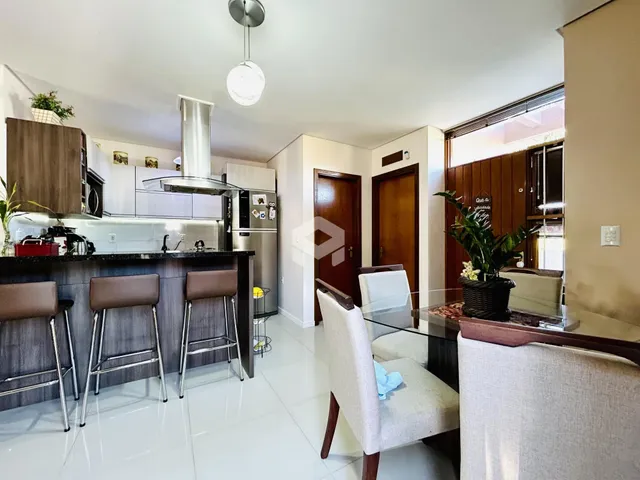 Vista da cozinha e sala de jantar de um imóvel em Lajeado, Brasil.