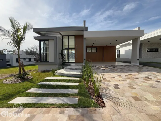 Casa com 3 dormitórios