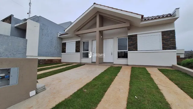 Casa geminada com 2 dormitórios