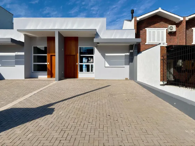 Casa geminada com 2 dormitórios