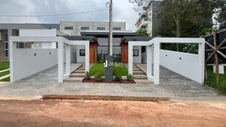 A fachada moderna de uma residência em Lajeado, Brasil.