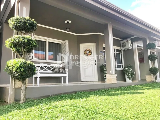 Casa com 3 dormitórios