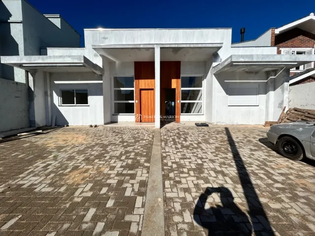 Casa geminada com 2 dormitórios