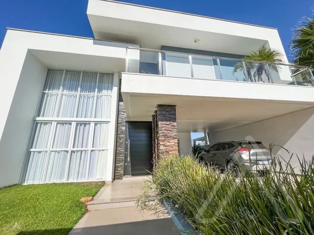 Casa com 3 dormitórios