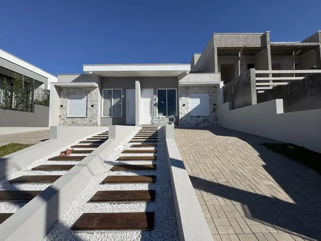 Casa geminada com 2 dormitórios