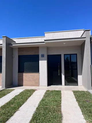 Casa geminada com 2 dormitórios, foto 1