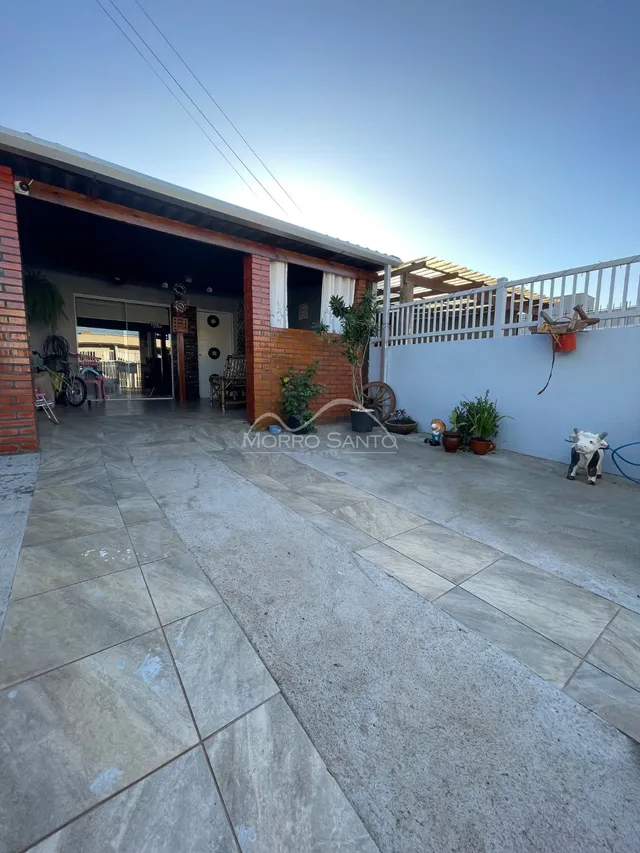 Casa geminada com 2 dormitórios