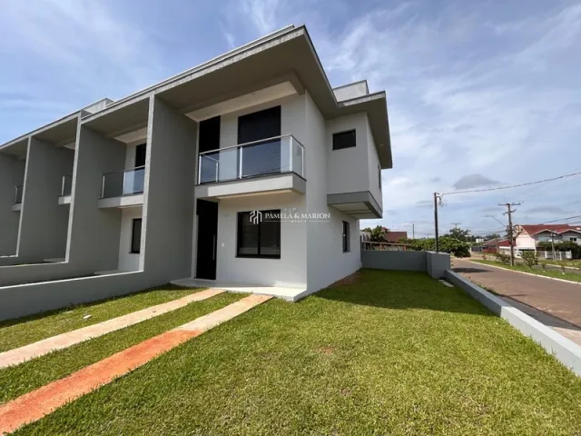 Fachada de uma casa moderna com varanda em Lajeado, Brasil.