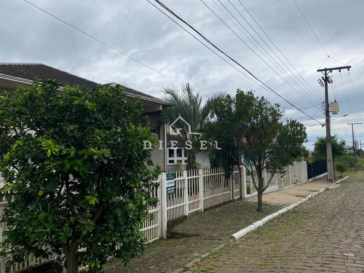 Casa com 4 dormitórios, foto 1