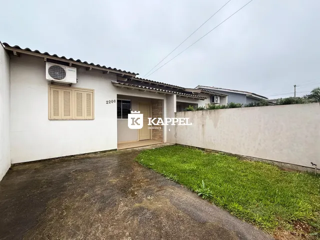Casa geminada com 2 dormitórios
