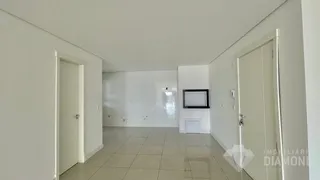 Apartamento com 3 dormitórios, foto 4