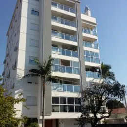 Foto da fachada de um prédio residencial em Lajeado, Brasil.