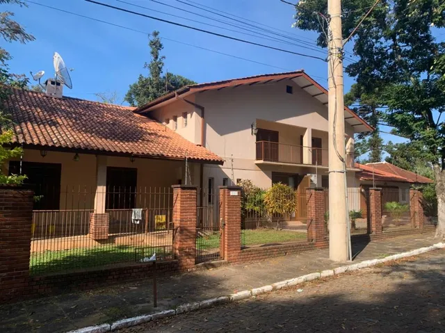 Casa com 5 dormitórios