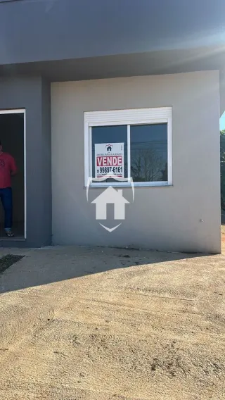 Casa geminada com 2 dormitórios