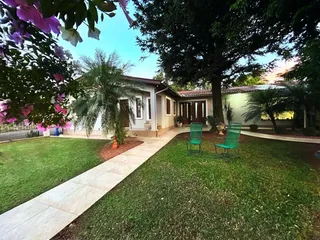 Casa com 4 dormitórios, foto 1