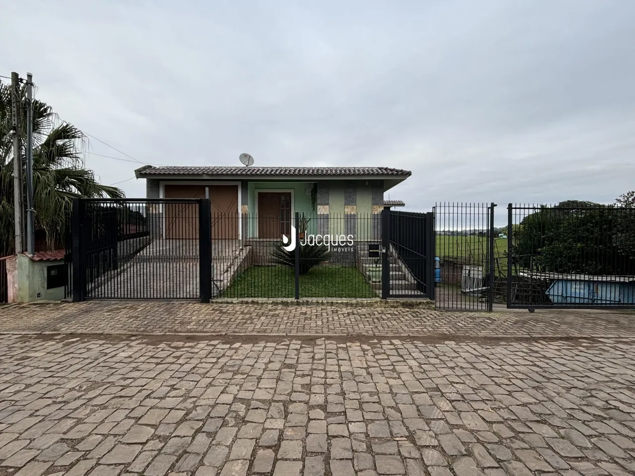 Casa com 3 dormitórios, foto 1