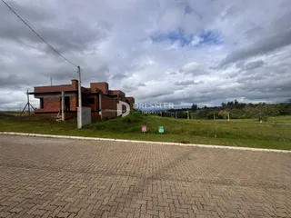 Vista externa de uma casa de tijolos em Lajeado, Brasil.