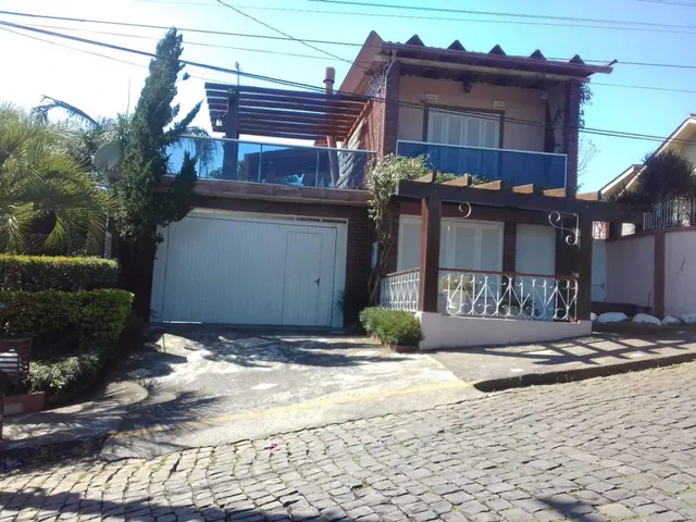 Casa com 3 dormitórios