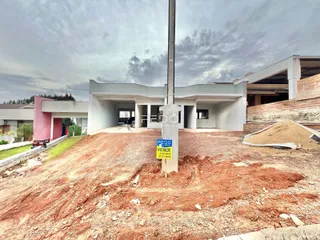 Vista externa de uma propriedade em construção em Lajeado, Brasil.