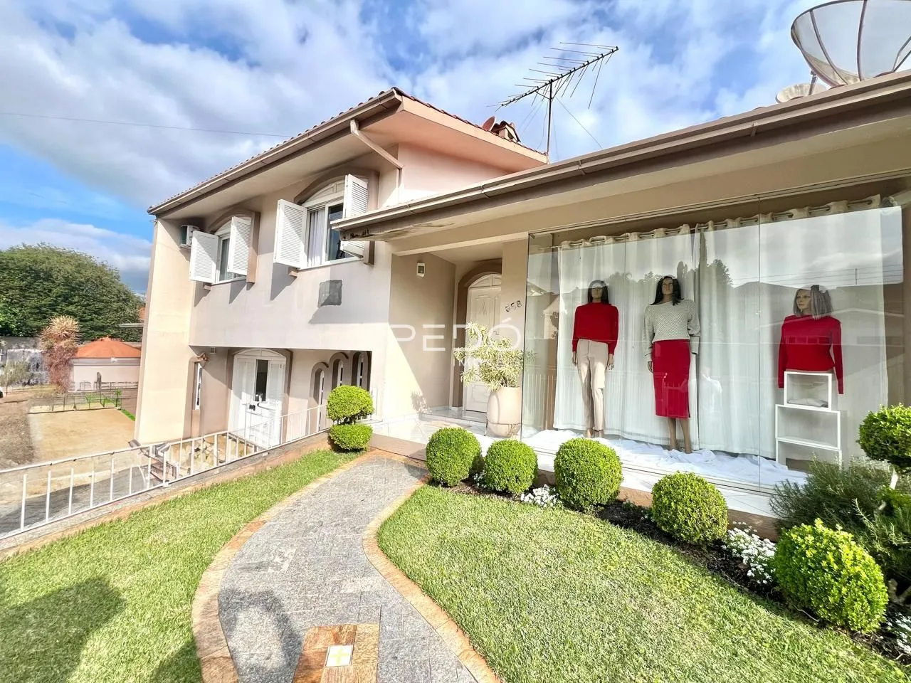 Casa com 3 dormitórios, foto 1