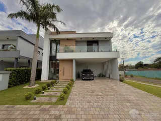 Casa com 4 dormitórios, foto 1