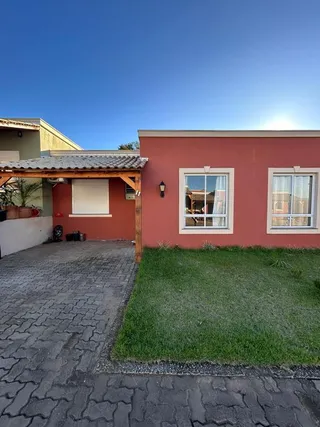Casa geminada com 3 dormitórios