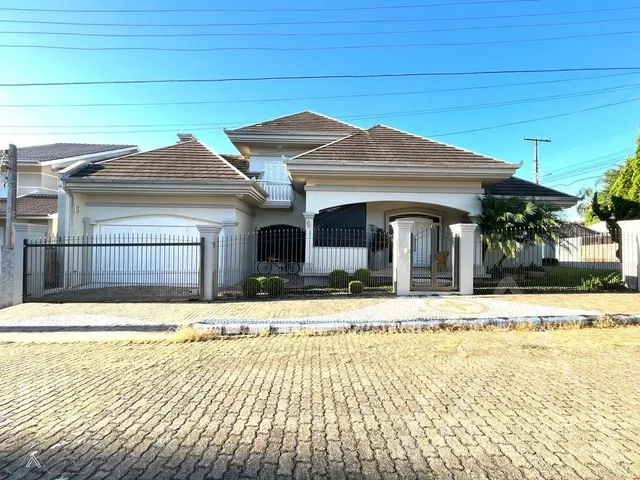 Casa com 5 dormitórios