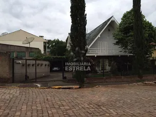 Casa com 4 dormitórios, foto 1