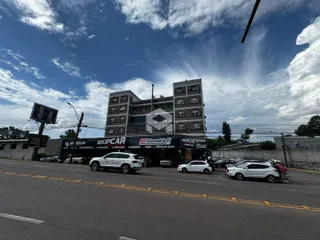 Vista externa de um edifício comercial em Lajeado, Brasil.