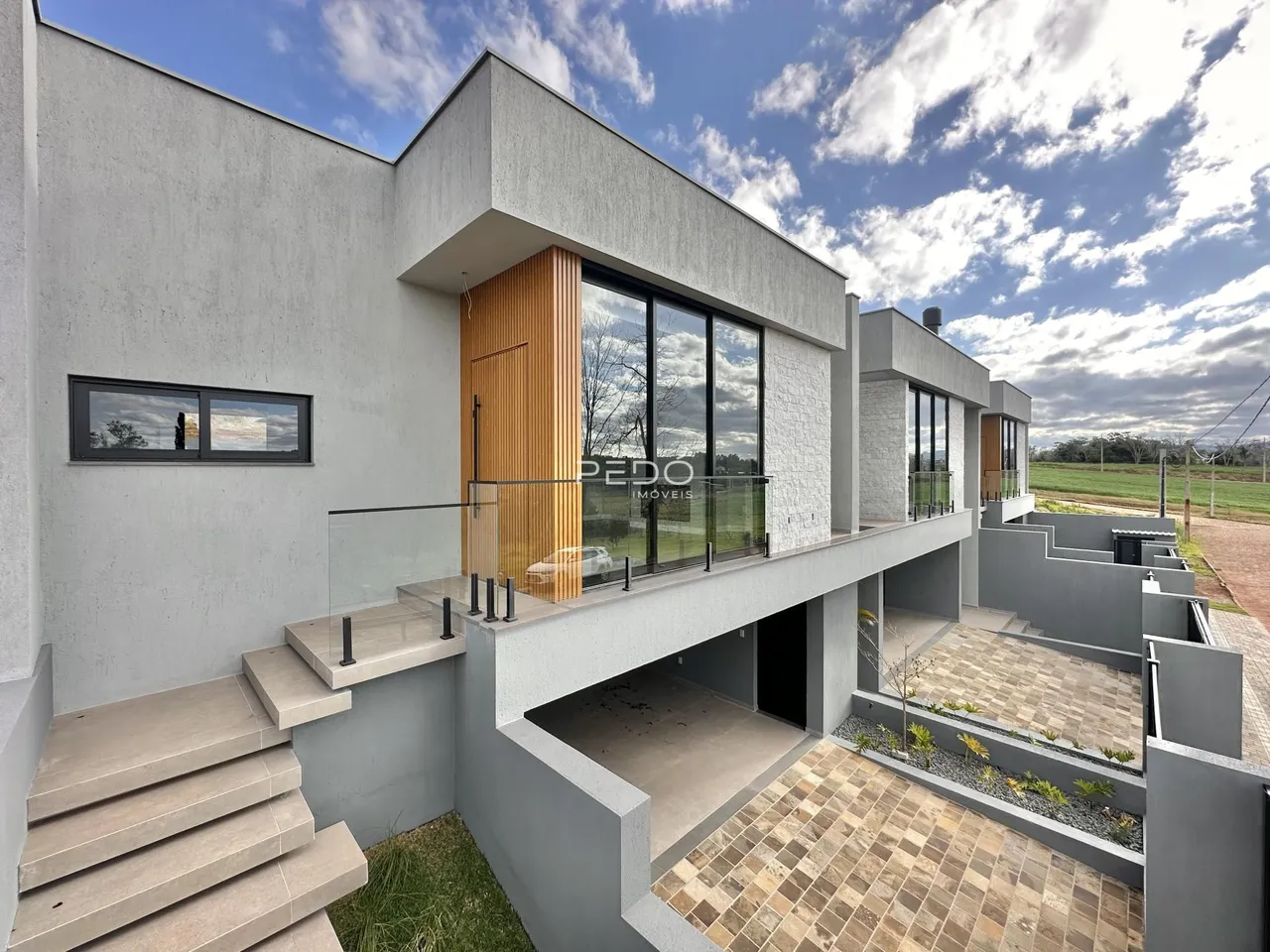 Fachada moderna de um imóvel residencial em Lajeado, Brasil.