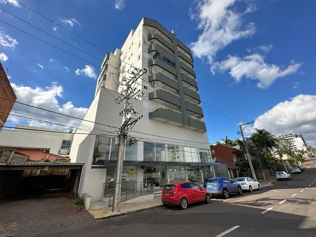 Fachada de um prédio residencial em Lajeado, Brasil, com estrutura de vários andares.