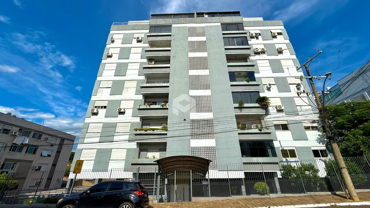 Fachada de um prédio residencial em Lajeado, Brasil com vários apartamentos.